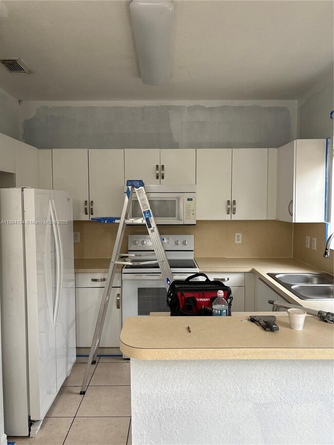 12433 SW 125th Terrace in Miami, FL - Building Photo - Building Photo