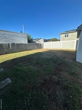 32 Mc Kinley Ave in Lindenhurst, NY - Building Photo - Building Photo