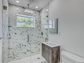 855 Date Palm Dr, Unit 855 in West Palm Beach, FL - Building Photo