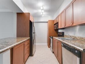 4001 NE 21st Ave, Unit 207 in Fort Lauderdale, FL - Foto de edificio - Building Photo