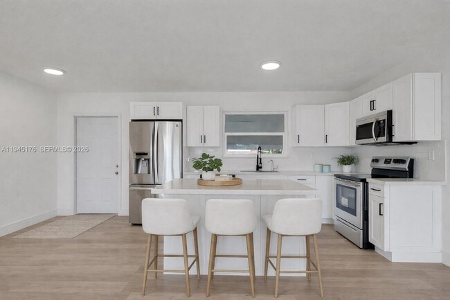 18505 NW 23rd Ct in Miami Gardens, FL - Building Photo - Building Photo