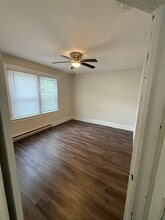 110 W Vine St, Unit C in Springfield, IL - Building Photo - Building Photo