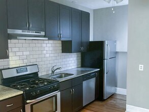 5061 N Damen Ave, Unit 1W in Chicago, IL - Foto de edificio - Building Photo