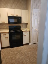 6804 Willowbrook Dr, Unit 8 in Fayetteville, NC - Building Photo - Building Photo