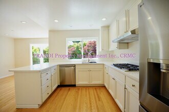 690 Riviera Cir in Larkspur, CA - Building Photo - Building Photo