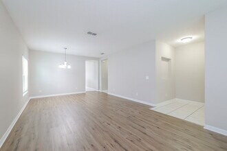 4602 Caverns Dr in Kissimmee, FL - Building Photo - Building Photo