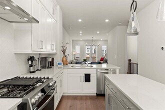 4217 Deming Cir in Atlanta, GA - Building Photo - Building Photo