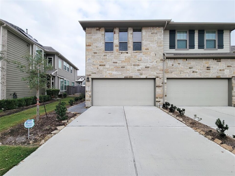 16122 Northern Cardinal Ln in Cypress, TX - Foto de edificio