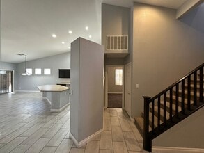 6325 Heather Creek Pl in Las Vegas, NV - Building Photo - Building Photo
