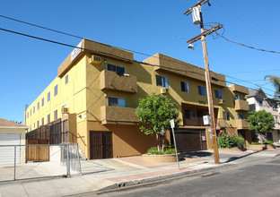 FUL1 in North Hollywood, CA - Foto de edificio - Building Photo