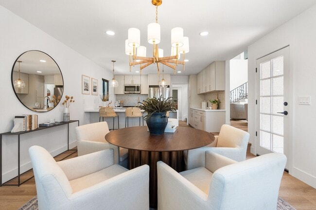 6801 El Fuerte St in Carlsbad, CA - Building Photo - Building Photo