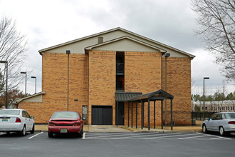 Mayfair Towers in Huntsville, AL - Building Photo - Building Photo