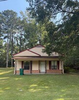 1021 Pauline St in Tupelo, MS - Building Photo