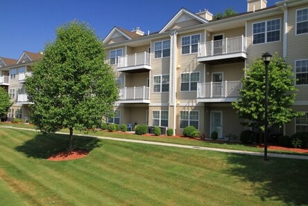 Hughson Commons in Carmel, NY - Foto de edificio