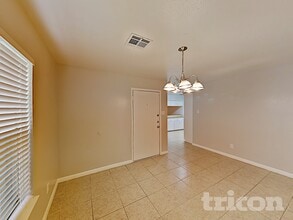 411 E Carby Rd, Unit 1521 in Houston, TX - Building Photo - Building Photo