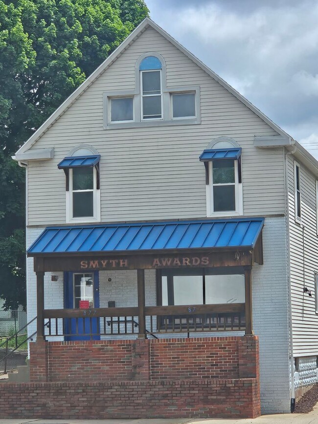 property at 877 N Main St