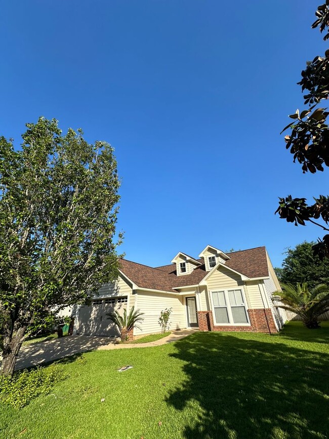 property at 8353 Innsbrook Dr