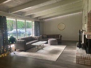 813 NW 22nd St in Gainesville, FL - Foto de edificio - Building Photo