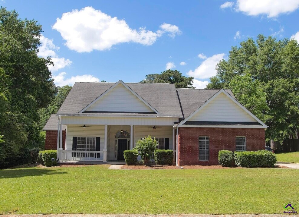 141 Gleneagle Dr in Byron, GA - Building Photo