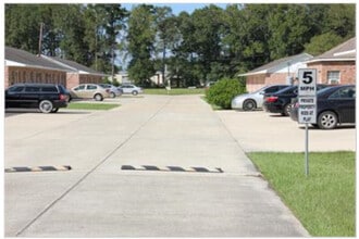 42493 Barry Ct in Hammond, LA - Building Photo - Building Photo