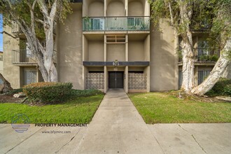 925 N. Inglewood Ave. in Inglewood, CA - Building Photo - Building Photo