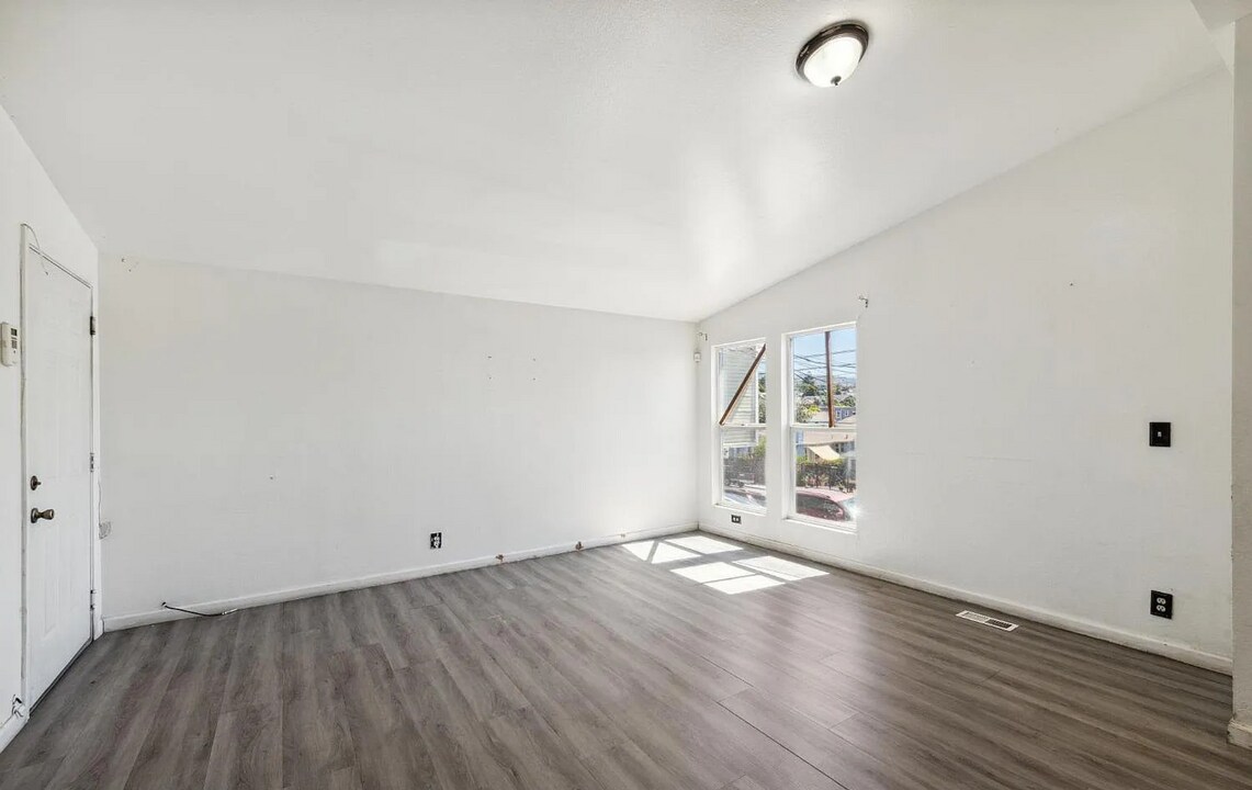 2239 48th Ave in Oakland, CA - Building Photo