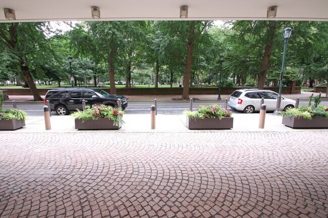 604 S Washington Square in Philadelphia, PA - Building Photo - Building Photo