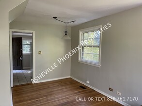 19 Dortch Ave in Asheville, NC - Building Photo - Building Photo