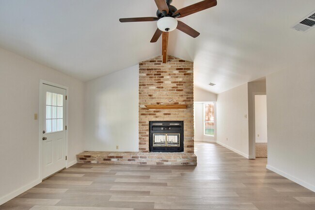 3109 Monument Dr in Round Rock, TX - Foto de edificio - Building Photo