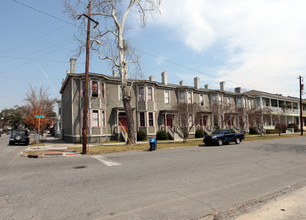 314 W Hall St in Savannah, GA - Building Photo - Building Photo