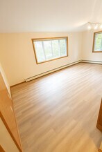 2105 Lake Point Dr in Madison, WI - Building Photo - Building Photo