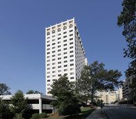 Park Lane On Peachtree in Atlanta, GA - Building Photo - Building Photo