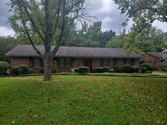 property at 2924 Fernway Dr