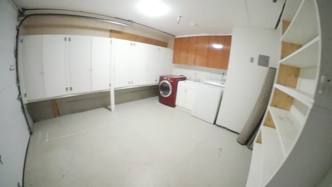 859 Paisley Ave in Port Coquitlam, BC - Building Photo - Building Photo