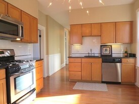 174 Elm St, Unit 2 Apartamentos