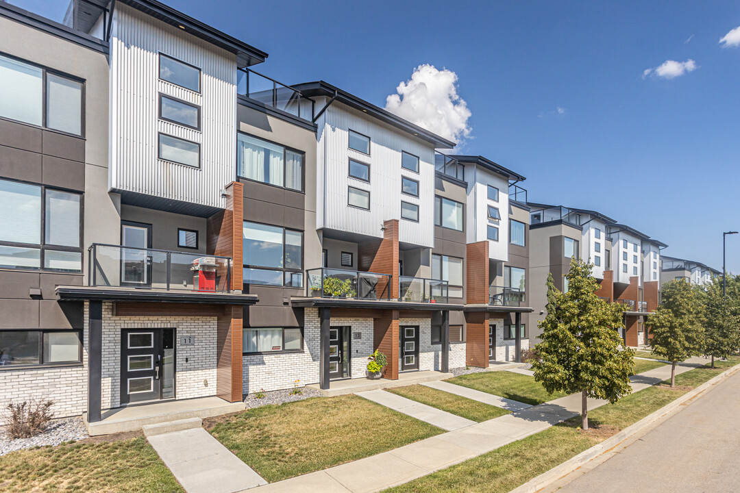 Sedgewood at Salisbury Village in Sherwood Park, AB - Building Photo