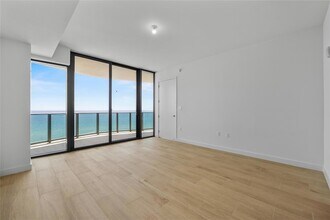 900 N Ocean Blvd in Pompano Beach, FL - Building Photo - Building Photo