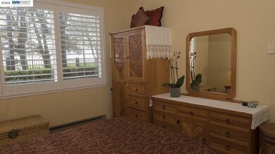 205 Lakeshore Ct., Unit 205 in Richmond, CA - Building Photo - Building Photo