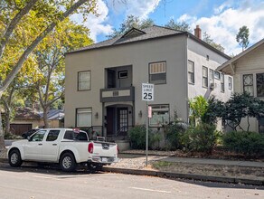 2630 E St in Sacramento, CA - Building Photo - Building Photo