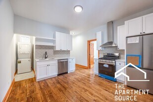 2842 W Augusta Blvd in Chicago, IL - Building Photo