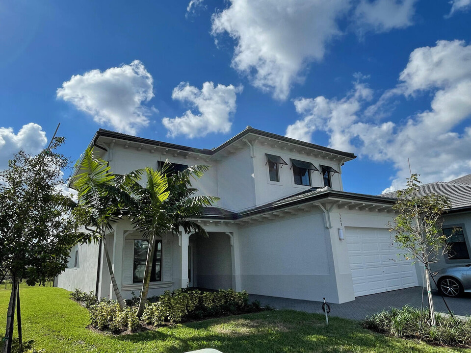 3048 Bellflower Cir in West Palm Beach, FL - Building Photo