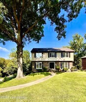 4612 Deepwood Ct in Louisville, KY - Building Photo