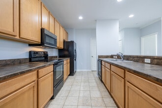 Summerhill at Meadowcrest in Crystal River, FL - Foto de edificio - Interior Photo