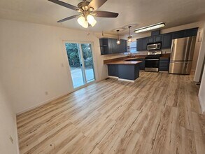 19342 Mountain Meadow S in Middletown, CA - Building Photo - Building Photo