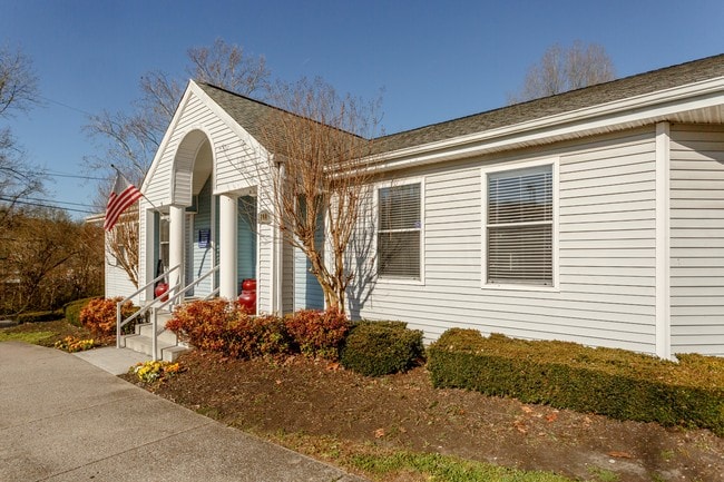 Pebble Creek Apartments in Antioch, TN - Foto de edificio - Building Photo