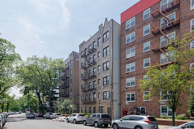 3343 Sedgwick Ave in Bronx, NY - Foto de edificio - Building Photo