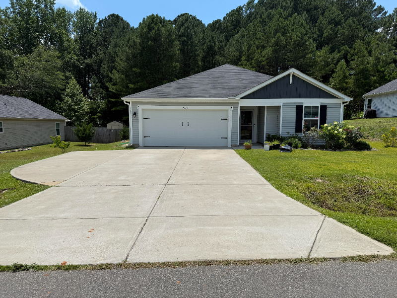 4313 Lenity Ln in Sanford, NC - Building Photo