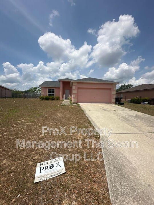 250 Arlington Loop in Haines City, FL - Building Photo