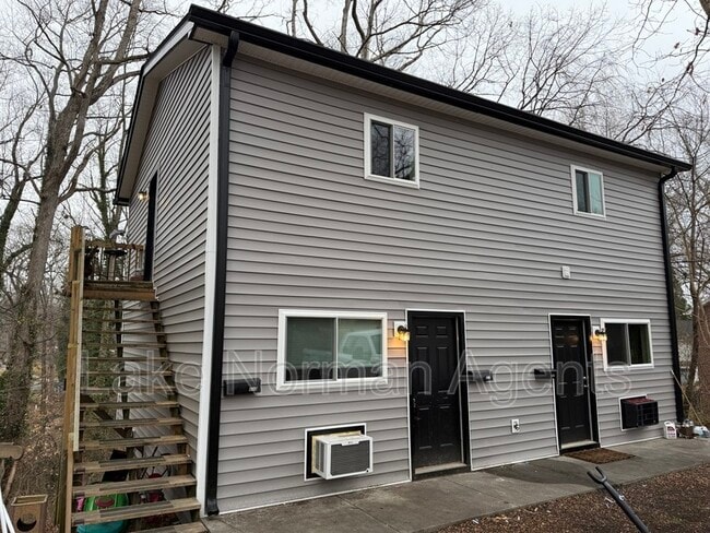 property at 435 3rd Ave Dr SE