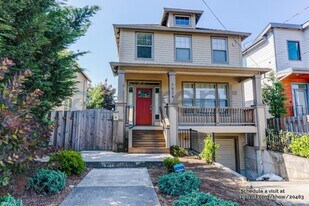 7924 SE Raymond St in Portland, OR - Building Photo